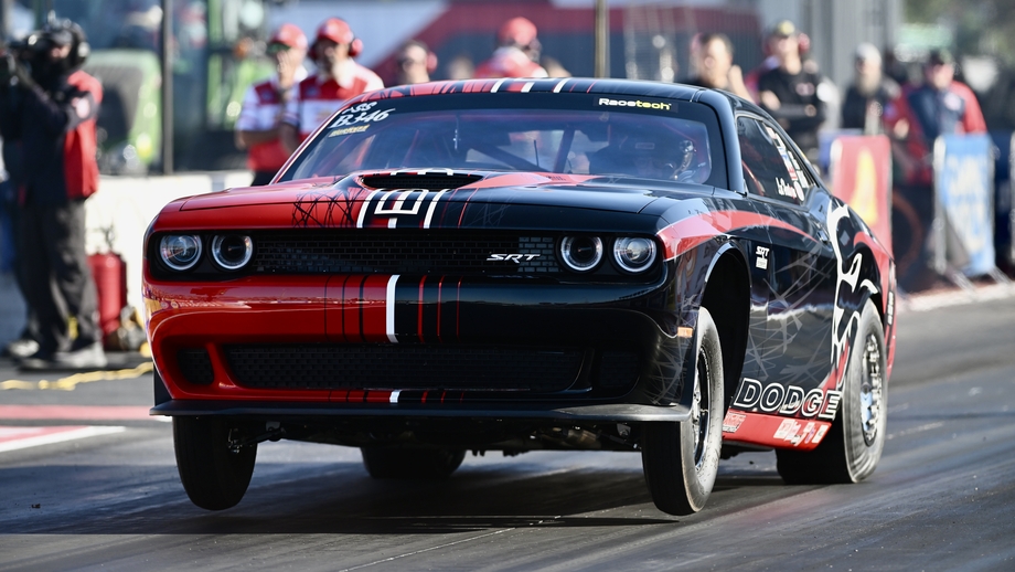 lee hartman resets flexjet nhra factory stock record with 7548 Lee Hartman's Dodge Makes History with First Wally, Top Qualifier, and Fastest Flexjet Pass