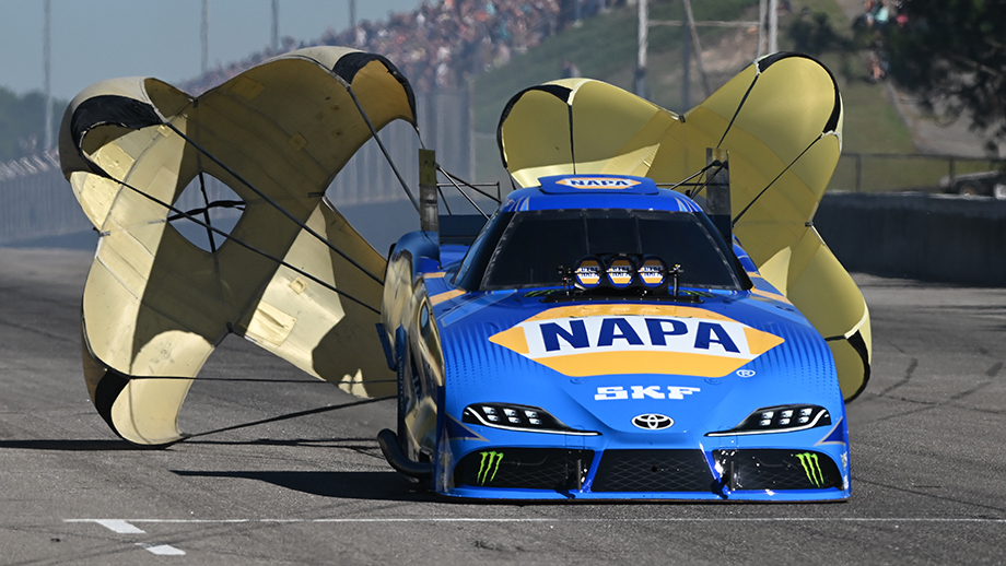 ron capps thinking big at napa auto parts nhra midwest nationals Ron Capps Fights Hard Through Tough Midwest Nationals in St. Louis
