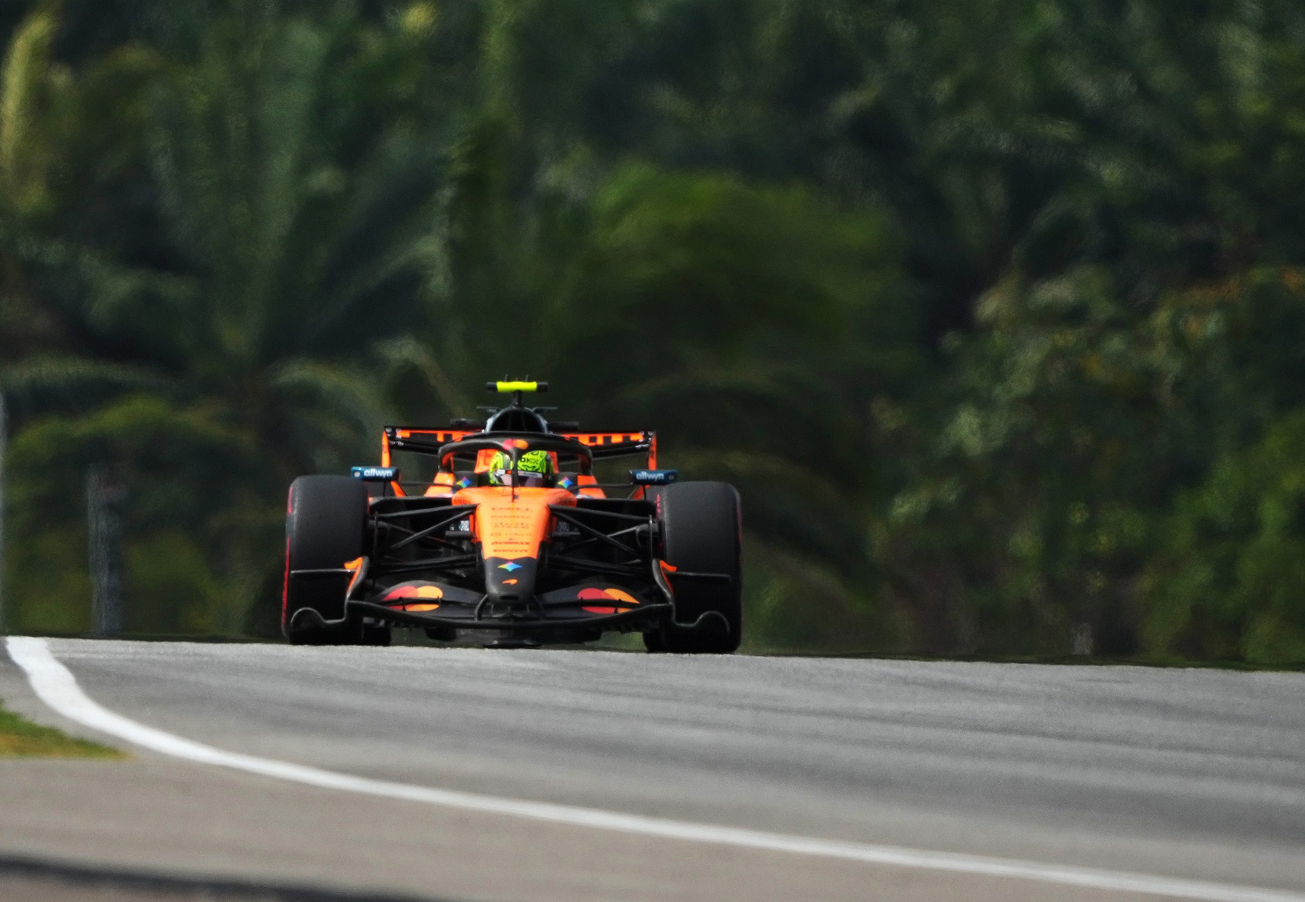 norris mclaren got it wrong with starting tyre choice in f1 McLaren Admits Steering Lando Norris Wrong Amid F1 Chaos