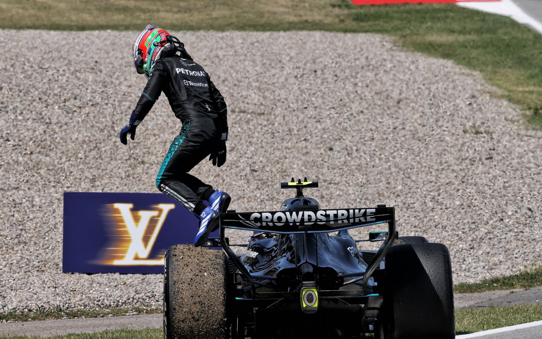 mercedes reveal cause of title damaging kimi antonelli retirement Mercedes Uncovers Shocking Reason Behind Kimi Antonelli's Costly Retirement
