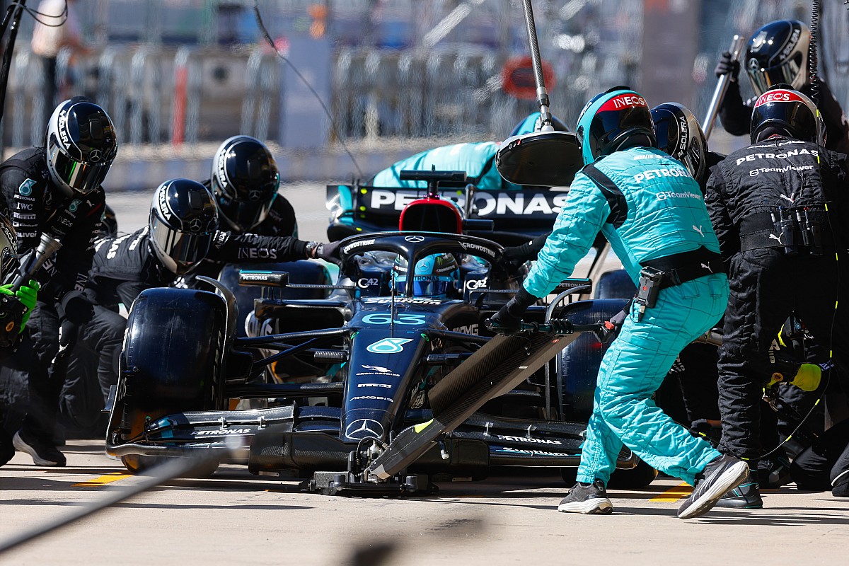 mercedes to make f1 pitstop overhaul after slow austin tyre changes Mercedes Reveals Team’s 15-Year Live Pitstop Gap at Singapore GP