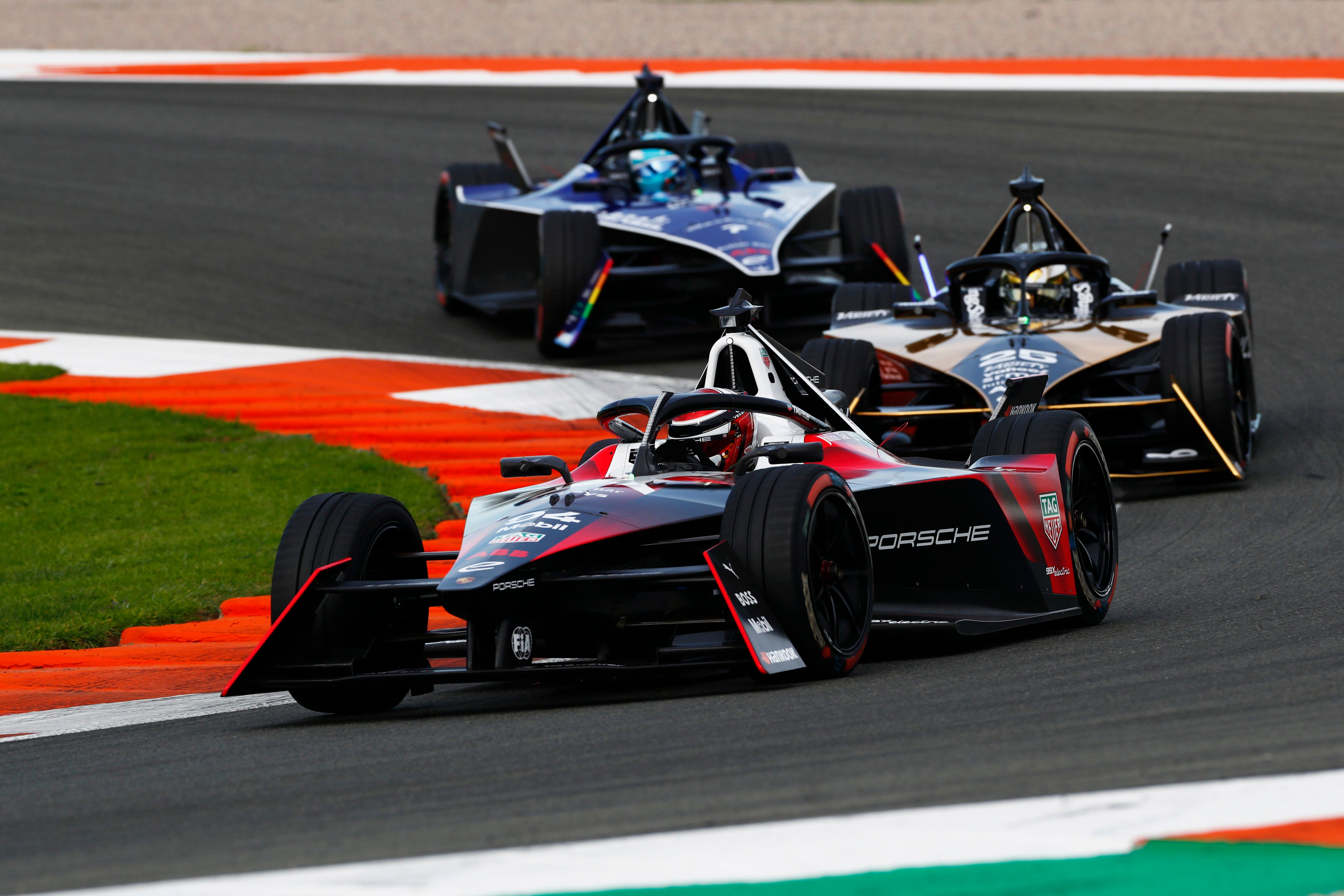 Close pack racing in Formula E as title contenders jostle