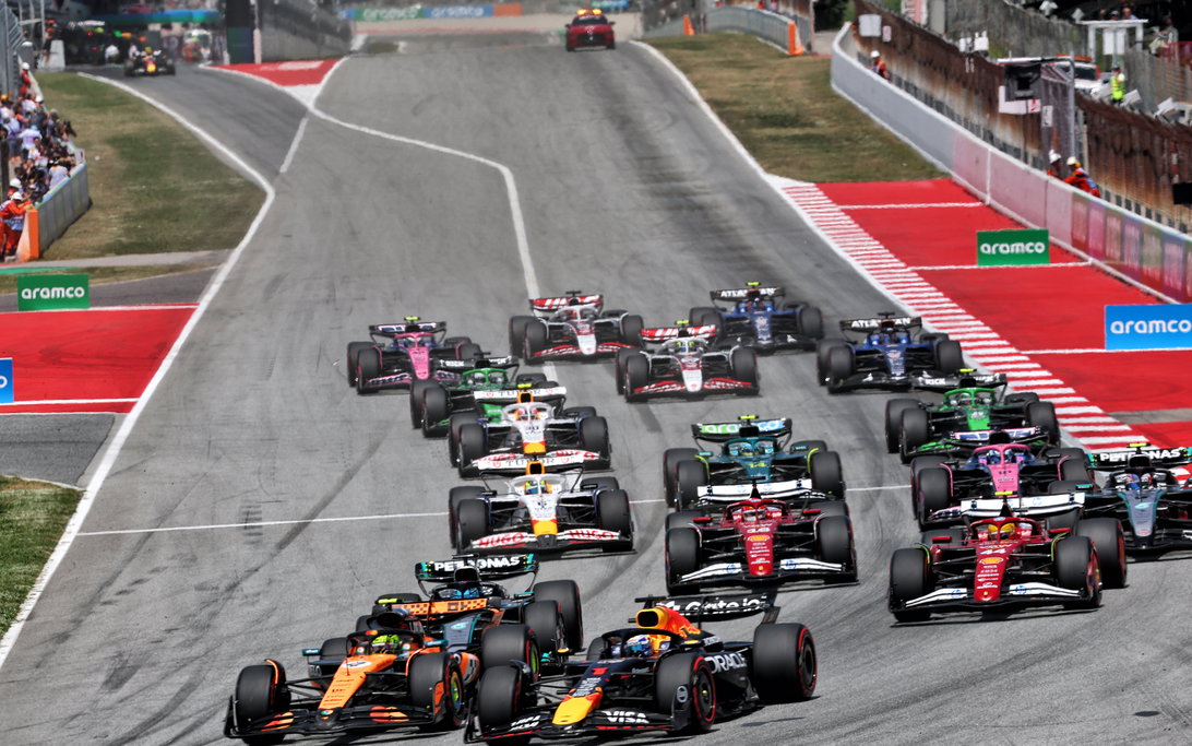 Cars launch off the grid at the Barcelona-Catalunya Grand Prix start