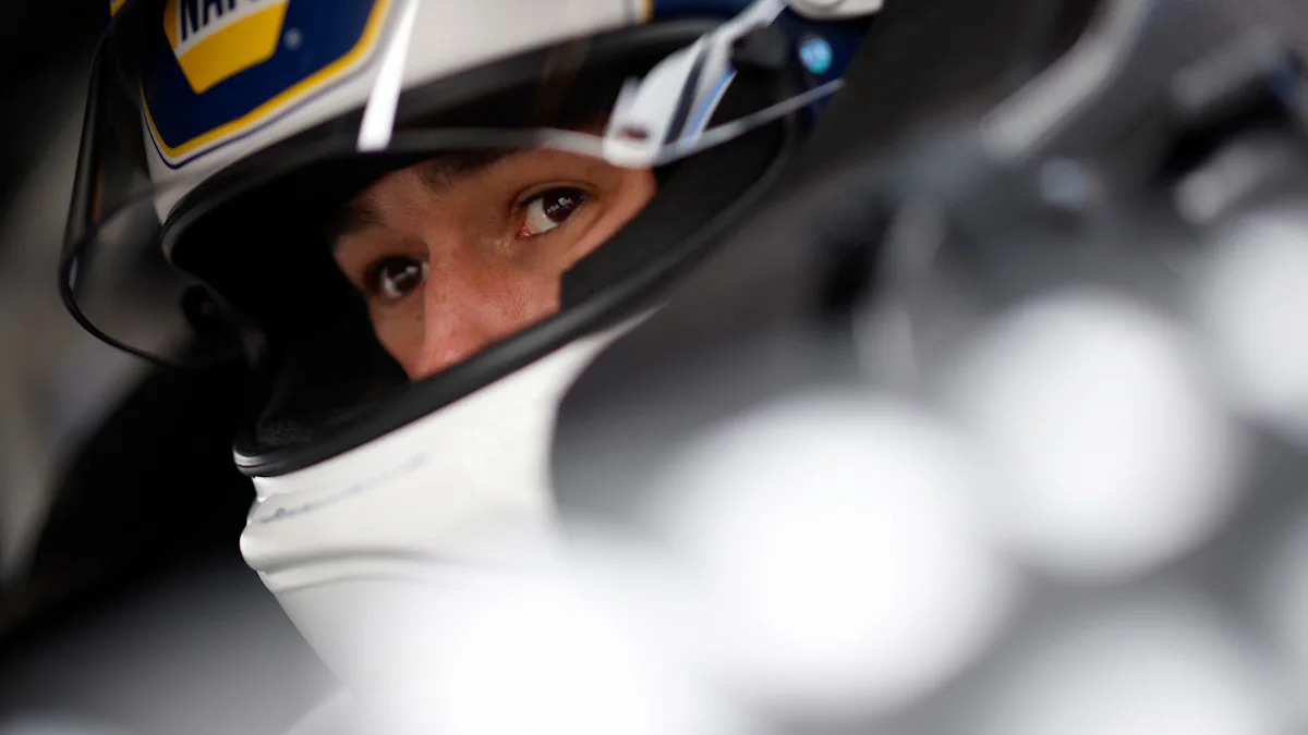 chase elliott explains decision to withdraw name from most popular Chase Elliott Shocks Fans by Withdrawing from NASCAR Popular Vote