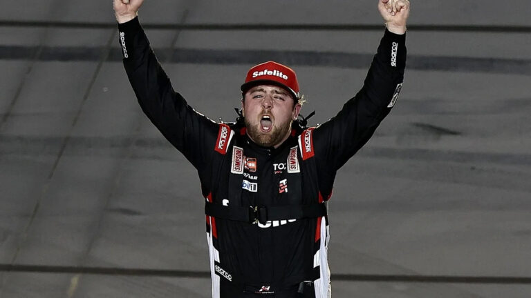 Kaden Honeycutt Dominates Clean Phoenix NASCAR Truck Race, Boosts Points Lead