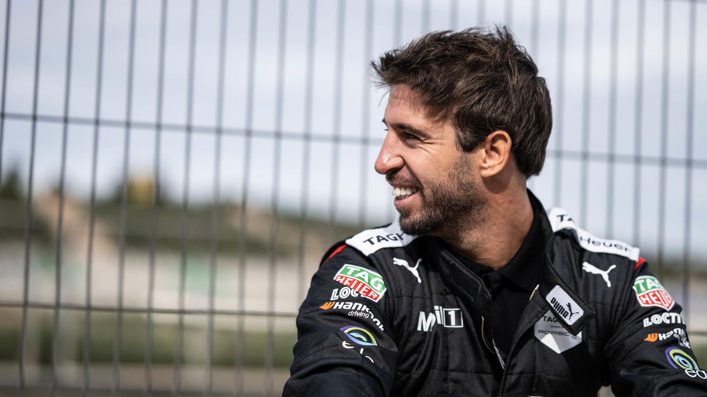 Antonio Felix da Costa Stunned by Tough and Turbulent Formula E Season 2 Antonio Félix da Costa with Jaguar in Formula E