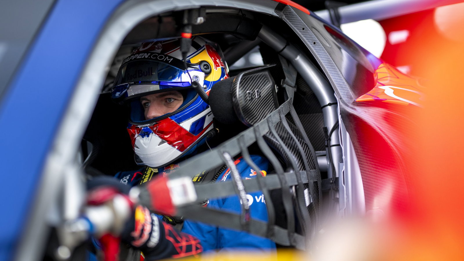 Max Verstappen Dominates to Take Nürburgring 24 Hours Lead 2 Max Verstappen leads the Nürburgring 24 Hours in the Mercedes-AMG GT3