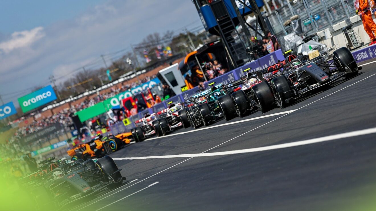 Live: Thrilling 2026 F1 Austrian GP Free Practice 3 Action 3 F1 cars run laps during practice at a high-speed circuit