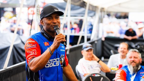 Antron Brown to Celebrate with Summit Racing Team and Meet Fans Before Norwalk NHRA Nationals 2 Antron Brown celebrates his Bristol win and meets fans at Summit Racing Equipment Super Store