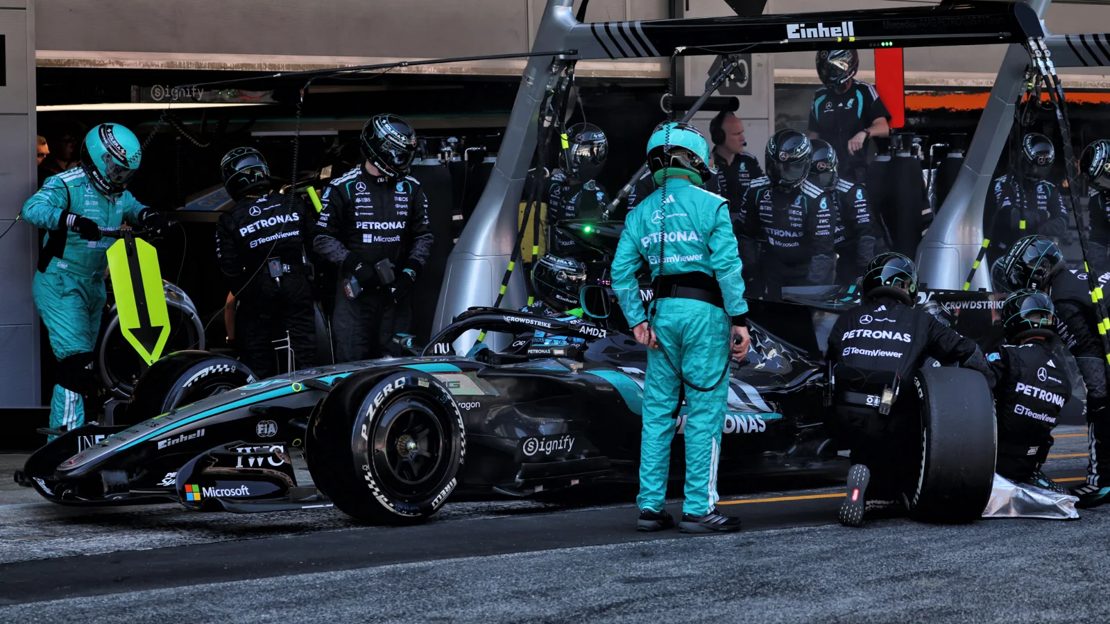 Mercedes Expose Hidden George Russell Issue in Barcelona Race 3 Mercedes pit stop procedures under scrutiny after Russell’s compromised stop in Barcelona