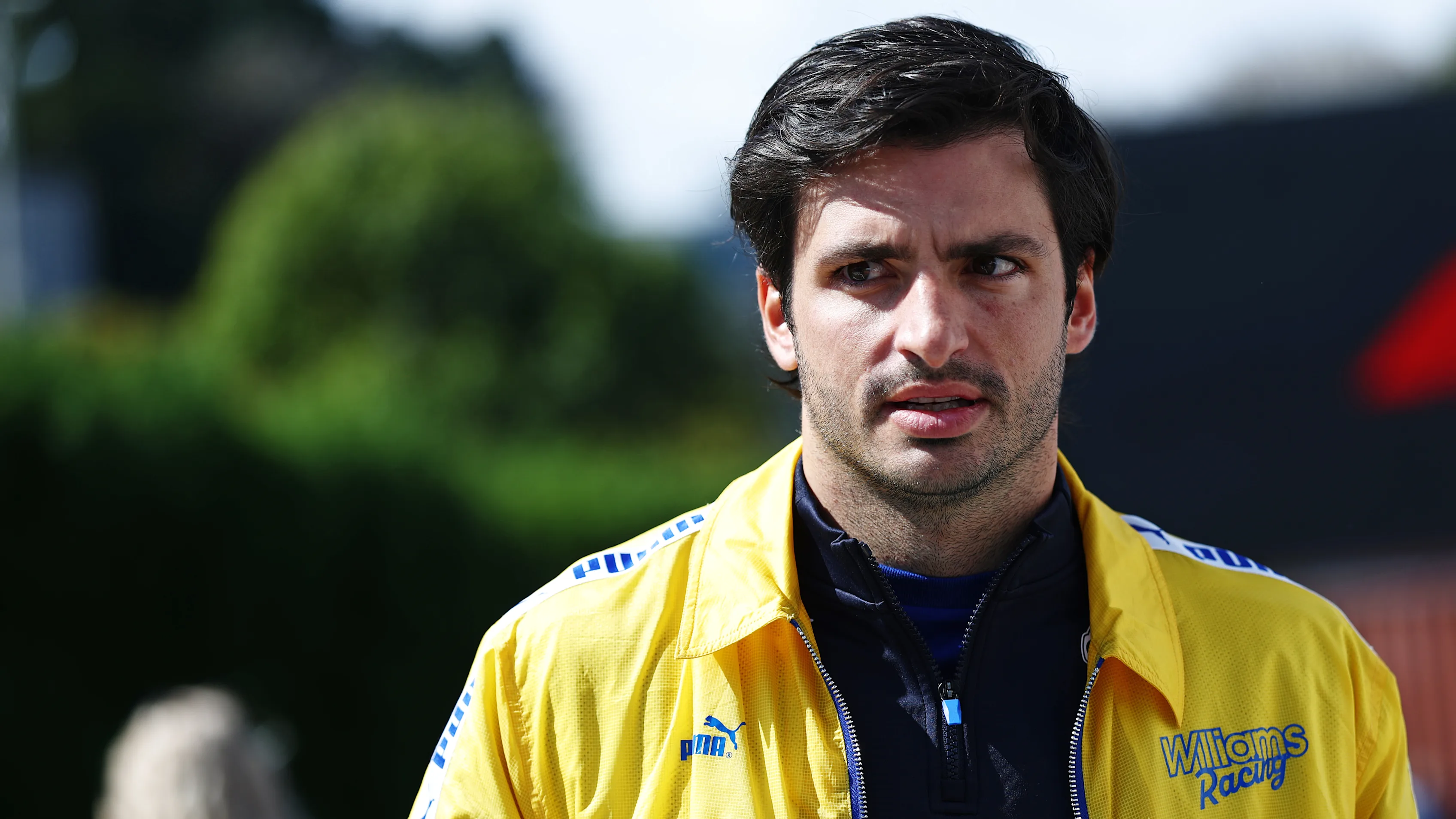 Carlos Sainz Shares Unexpected Upside from Williams’ Tough ‘Test of Faith’ 2 Carlos Sainz reflects on Williams’ challenging 2026 start with the FW48