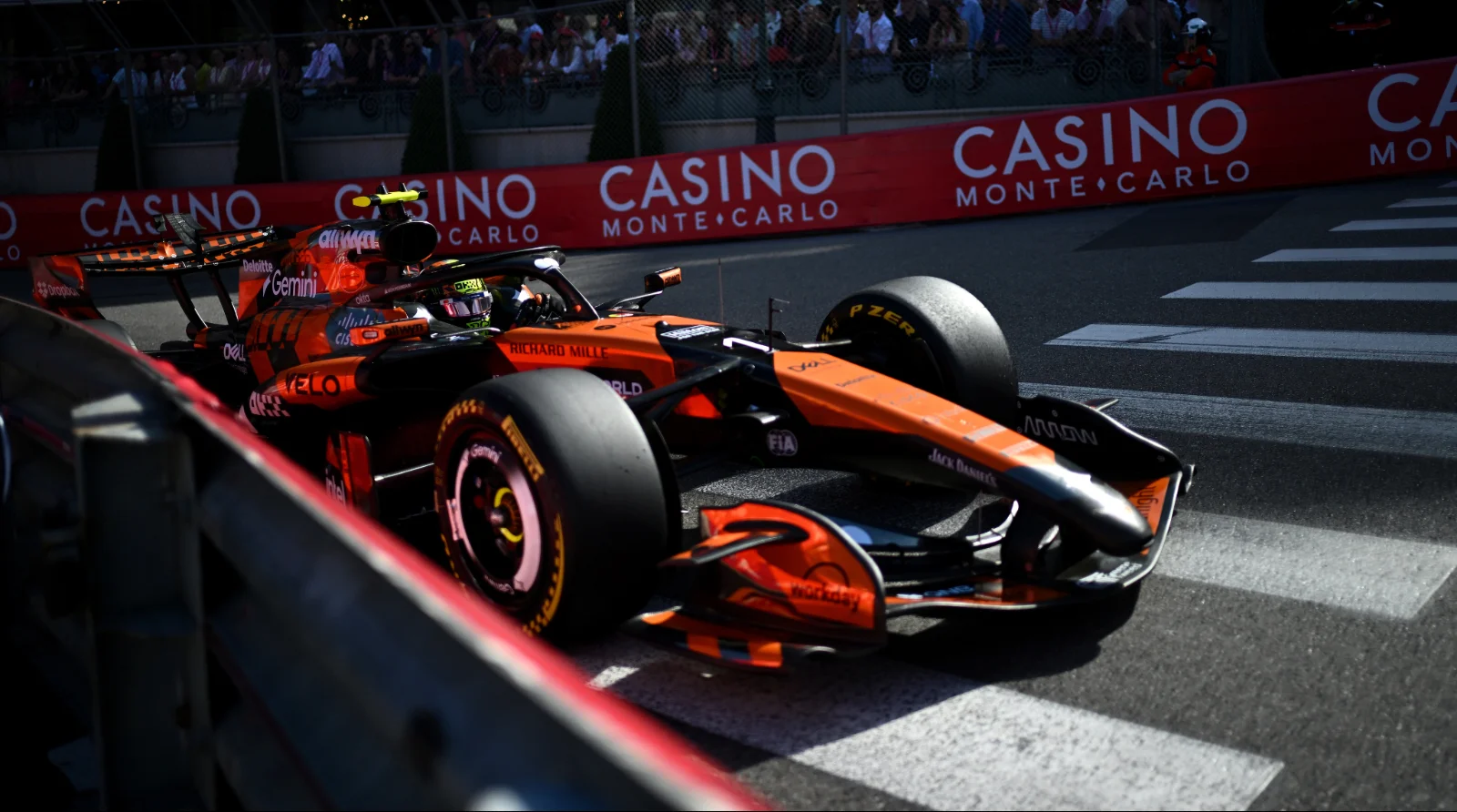 McLaren Scrambles to Fix Lando Norris Problem After Alarm Over ‘Crack’ 3 Lando Norris and McLaren crew during a race weekend