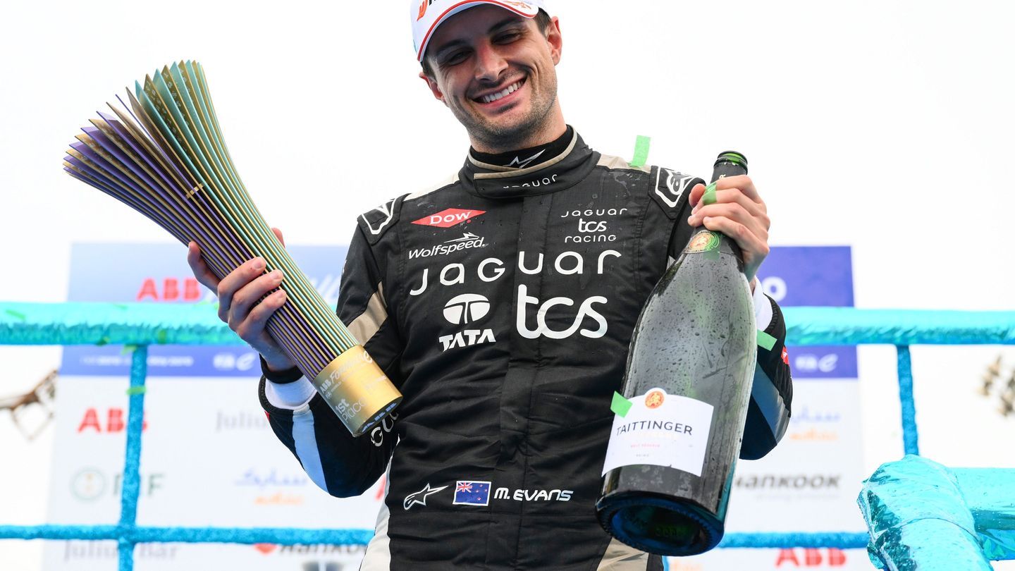 Mitch Evans Opens Up on Title Fight Drama After Dan Ticktum Clash 2 Mitch Evans in his Jaguar during the Sanya E-Prix after contact at Turn 6