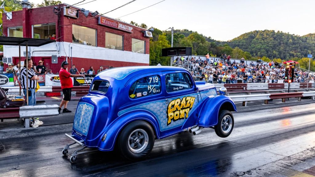 Southeast Gassers Association Makes Exciting Return to Rocky Top for Tennessee’s Only Race 2 SEGA gassers racing under the lights at Knoxville Dragway
