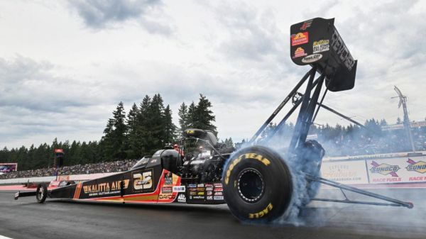 Exciting Two Qualifying Sessions Fuel Muckleshoot Casino Resort NHRA Northwest Nationals 3 Fans watch Friday and Saturday qualifying sessions at Pacific Raceways