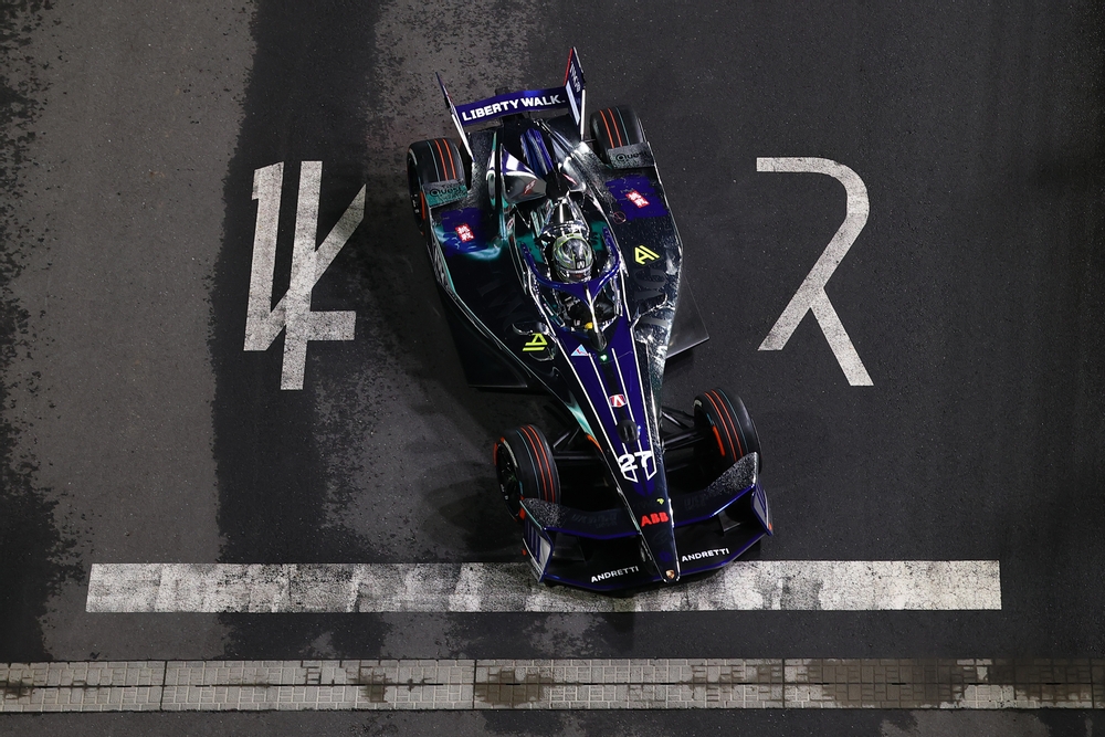 2026 Formula E Tokyo E-Prix Full Race Results & Highlights 3 Pit lane and qualifying activity during the Tokyo E-Prix weekend