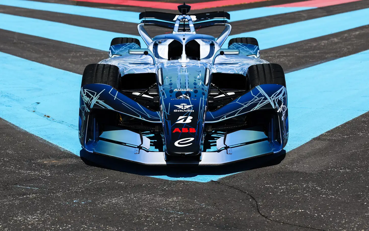 Dan Ticktum Sets Stunning F1 Lap Record in Formula E Gen4 3 Formula E Gen4 prototype at Goodwood Festival of Speed