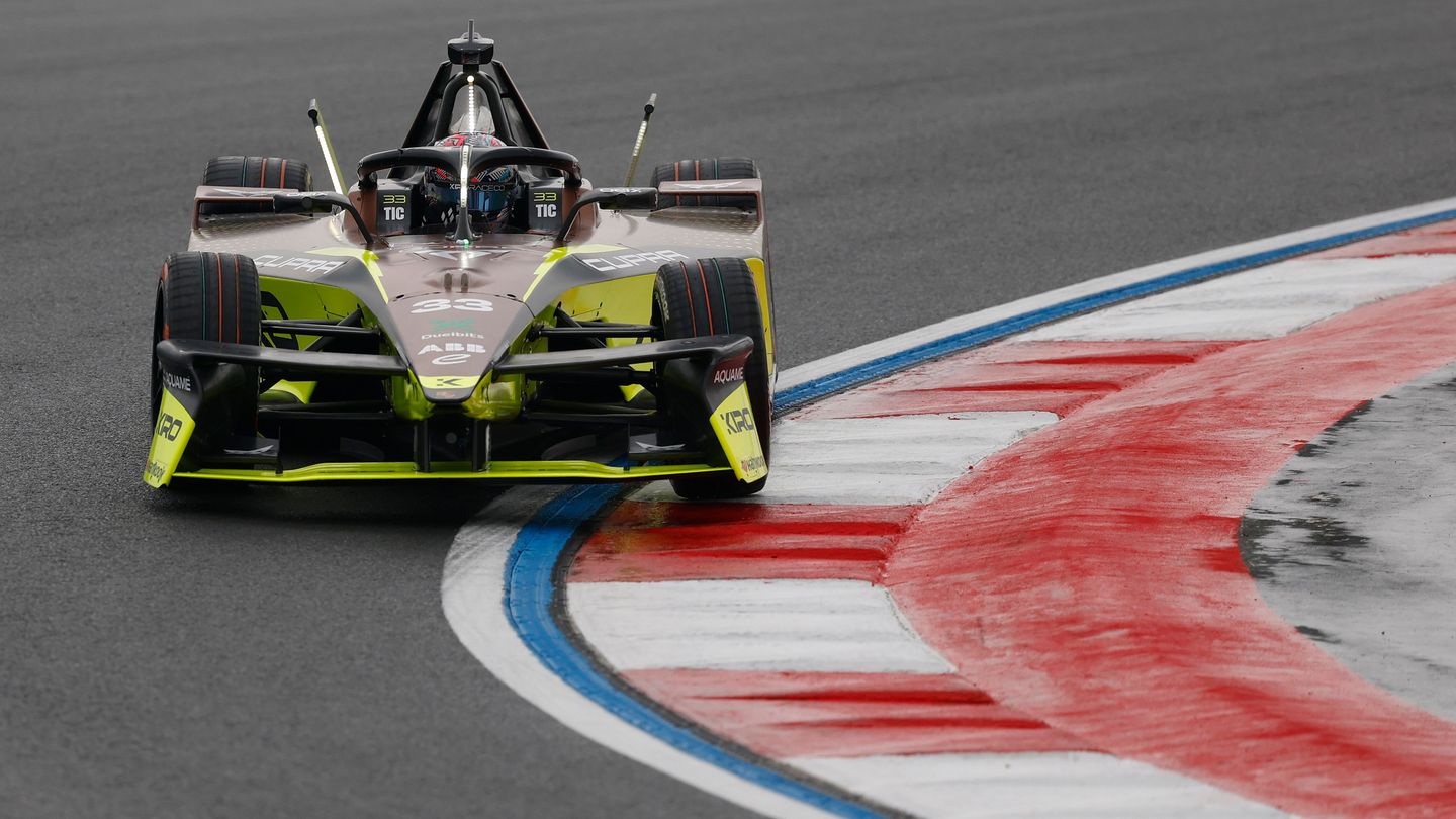 Thrilling 2026 Formula E Shanghai E-Prix Results Unveiled 2 Wehrlein leads in wet conditions at the Shanghai E-Prix opener