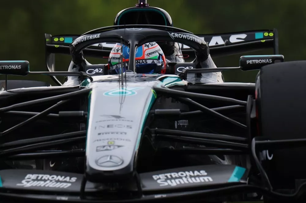 Kimi Antonelli Reveals Lucky Belgian GP Moment After George Russell Crash 2 Kimi Antonelli leads the field at Spa-Francorchamps during the Belgian Grand Prix