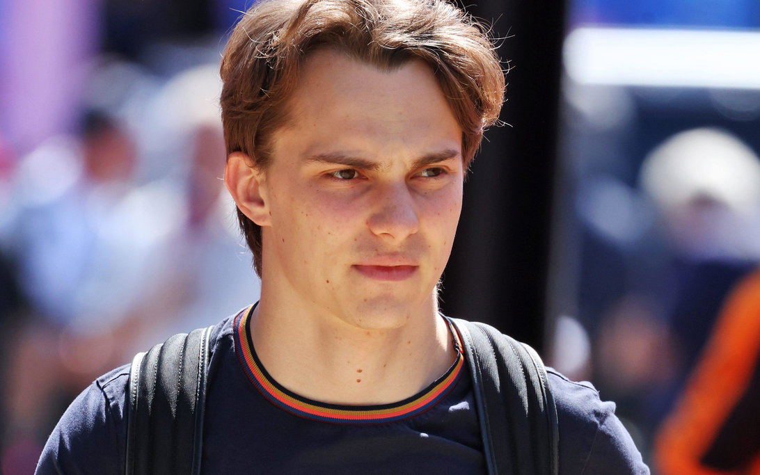 Oscar Piastri Confirms McLaren Support Amid Verstappen Rumors 2 Oscar Piastri at McLaren amid speculation about Max Verstappen's future