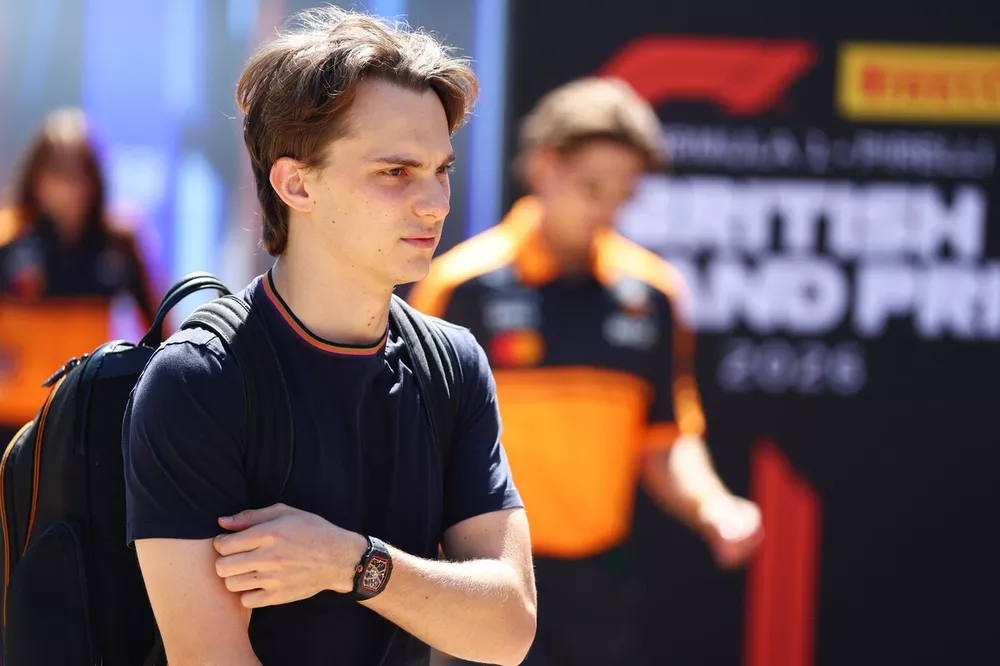 Oscar Piastri Firmly Rejects Max Verstappen to McLaren Transfer Rumors 2 Oscar Piastri addresses rumours linking Max Verstappen to McLaren during the 2026 F1 season