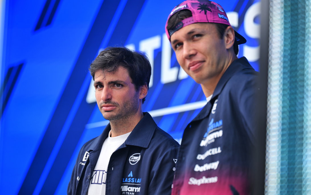 Williams Issues Strong Warning to Carlos Sainz and Alex Albon: ‘This Won't Happen Again’ 2 Williams FW48 and drivers Carlos Sainz and Alex Albon during an early-season garage session