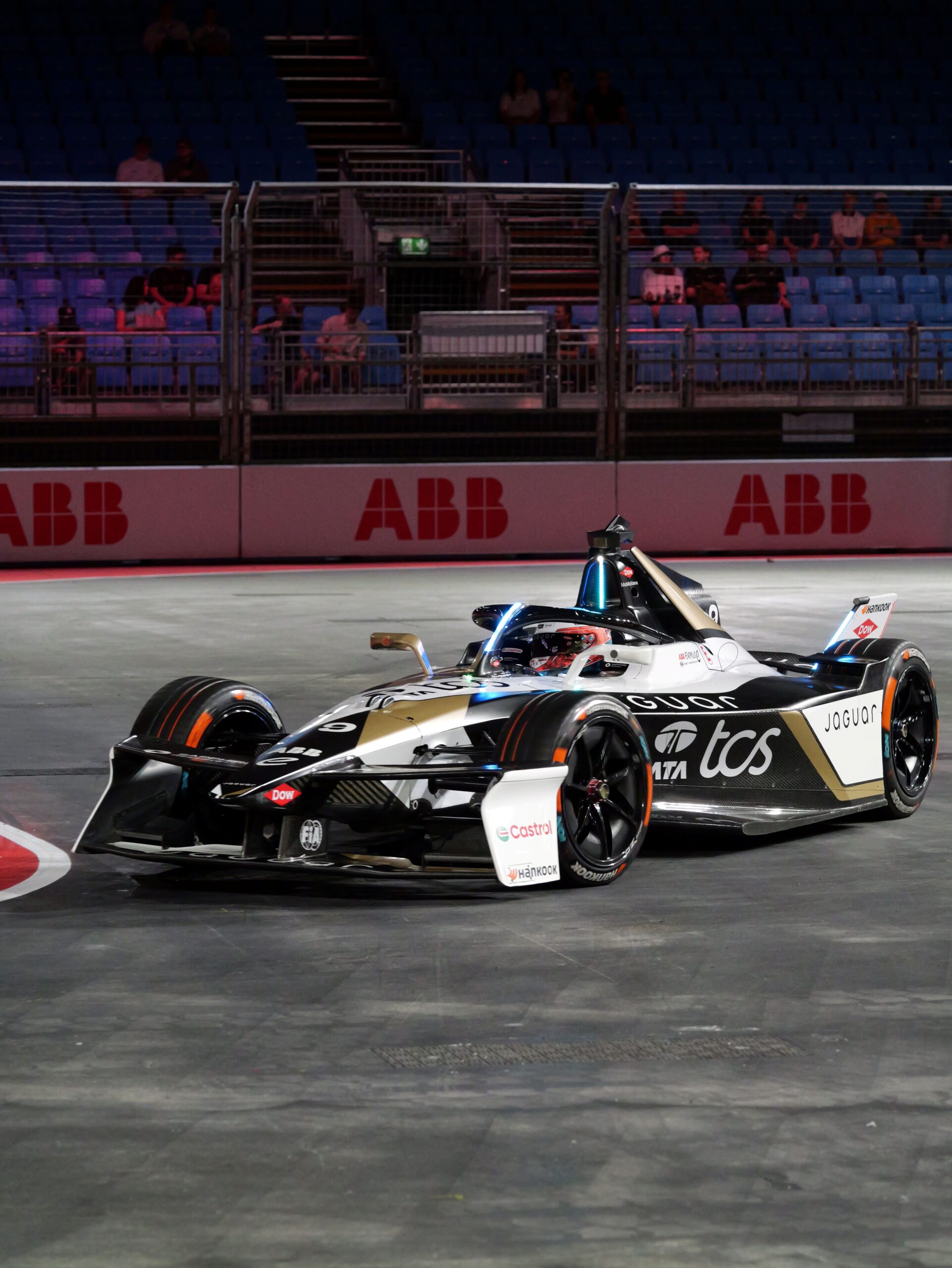 Thrilling 2026 Formula E London E-Prix Results Revealed 3 Formula E qualifying and pitlane action at the 2026 London E‑Prix