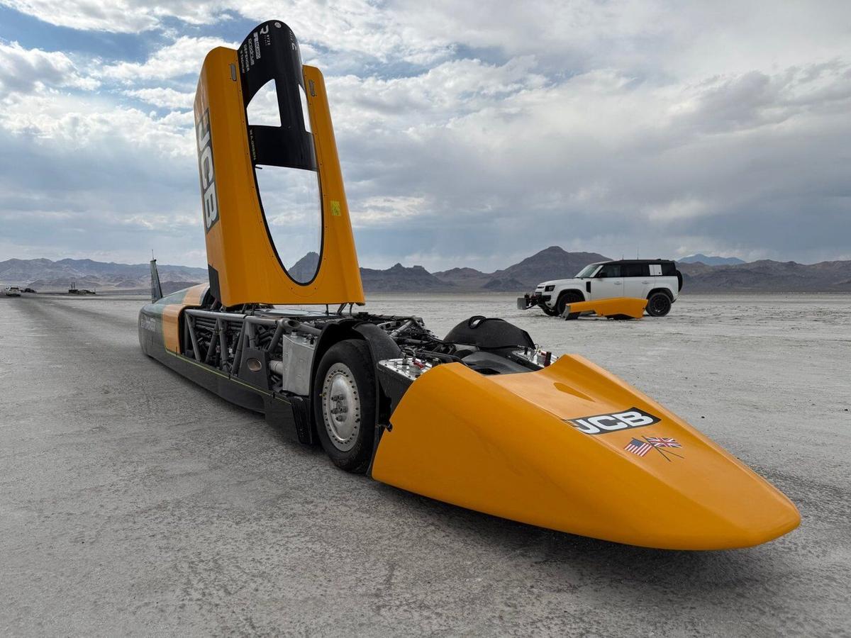 Revolutionary Car Breaks Historic World Speed Record Amazingly Fast 3 Wing Commander Andy Green prepares for a land speed record run