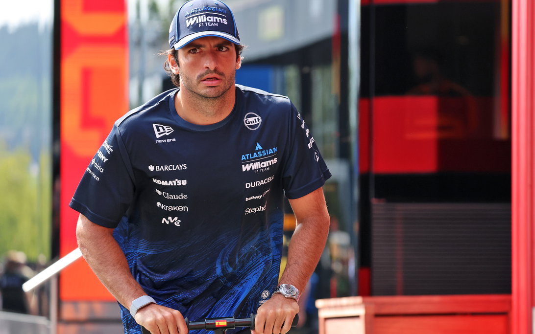 Carlos Sainz Shares Shocking Past Talk with Team Boss 2 Carlos Sainz reflects on Ferrari’s detailed performance evaluation ahead of 2021