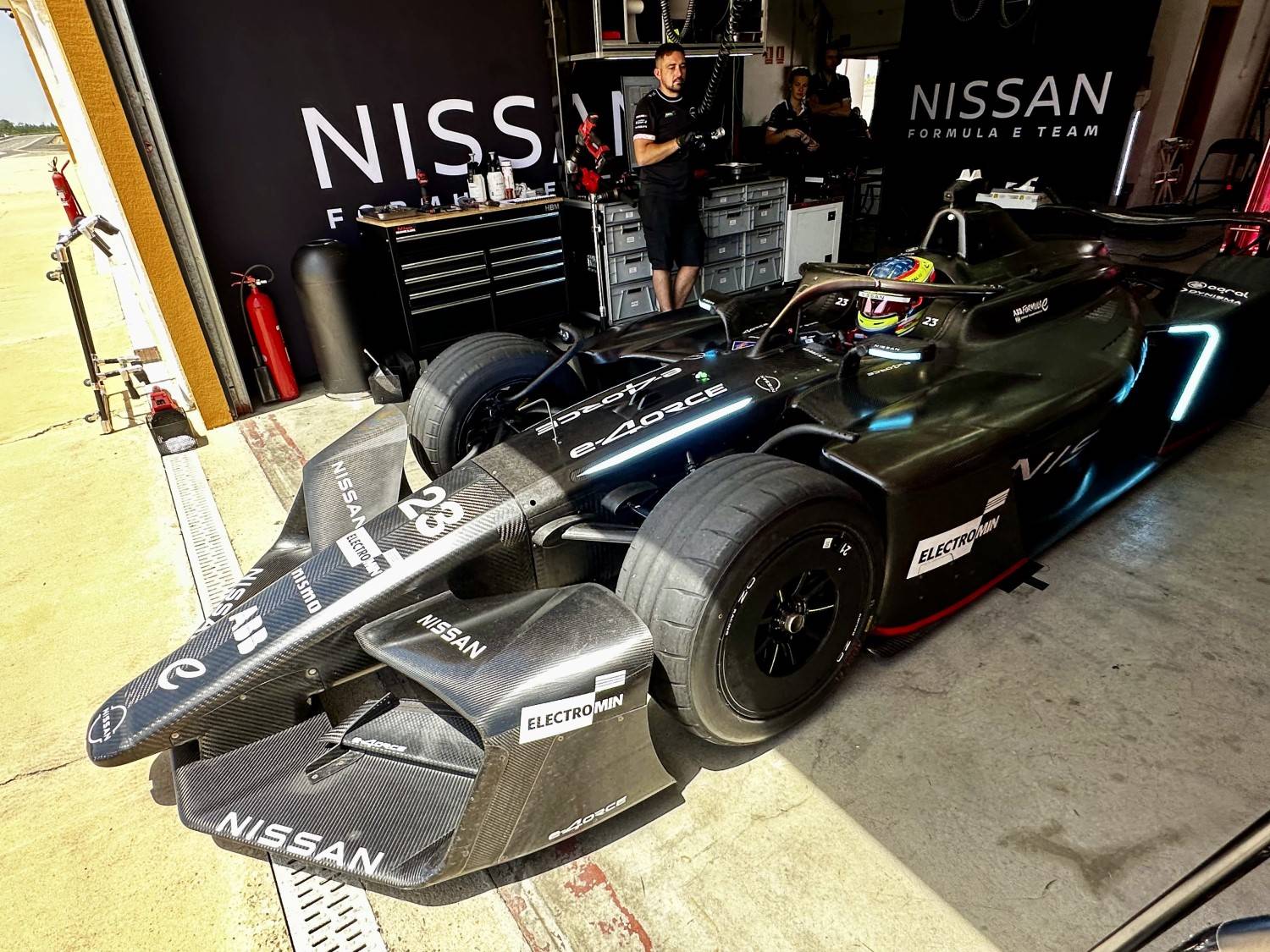 Rowland Faces Rival Formula E Offers but Commits to Nissan 3 Oliver Rowland evaluates Nissan’s Gen4 Formula E car during testing