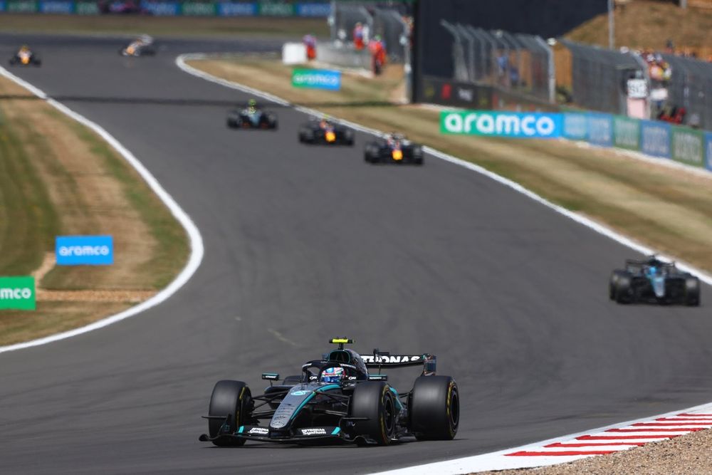 F1 Champions Praise Kimi Antonelli’s Insightful Response to Key Question 2 Kimi Antonelli praised for his championship mentality during the 2026 season