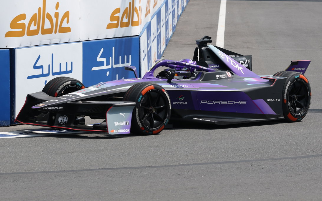 Pascal Wehrlein Frustrated as Tokyo Cost Him Crucial Formula E Title Lead 2 Pascal Wehrlein during a difficult Tokyo Formula E weekend