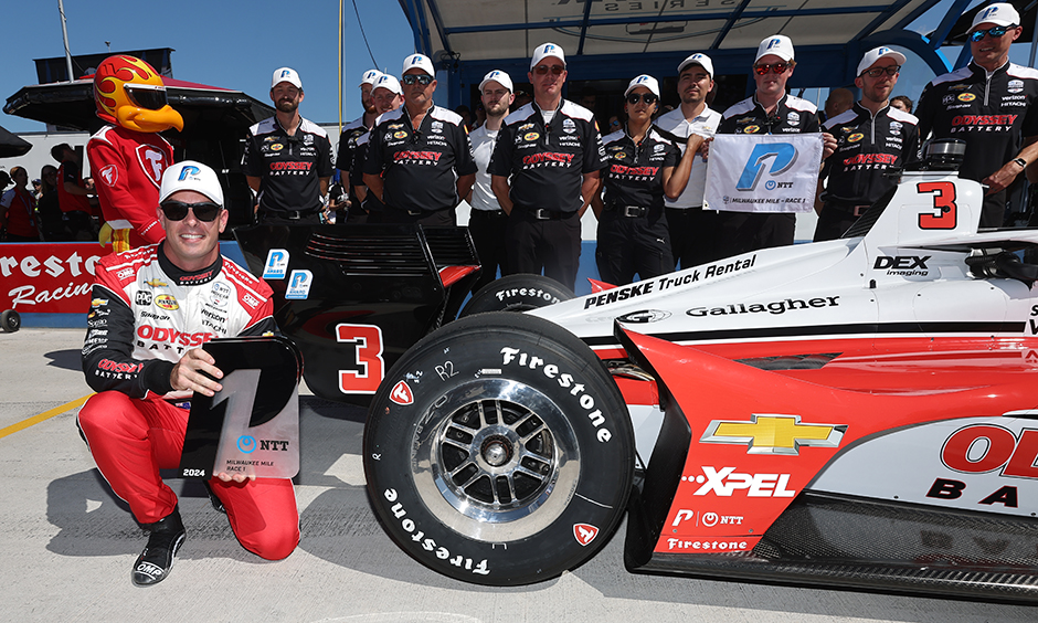 Scott McLaughlin and Alex Palou Claim Milwaukee IndyCar Poles 3 Team Penske drivers prepare for Milwaukee Mile doubleheader following qualifying penalties