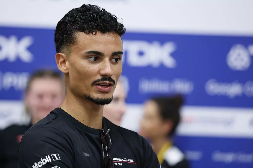 Porsche Team Commands Pascal Wehrlein to Claim Crucial London Formula E Pole 3 Pascal Wehrlein weighs up Formula E rivals during the London weekend