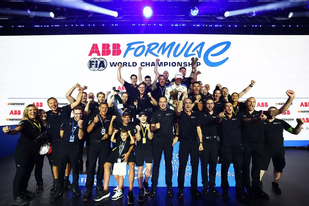 London Sparks Outrage Over Formula E Season Finale Team Orders 3 Team orders and defensive tactics shape the Formula E season finale