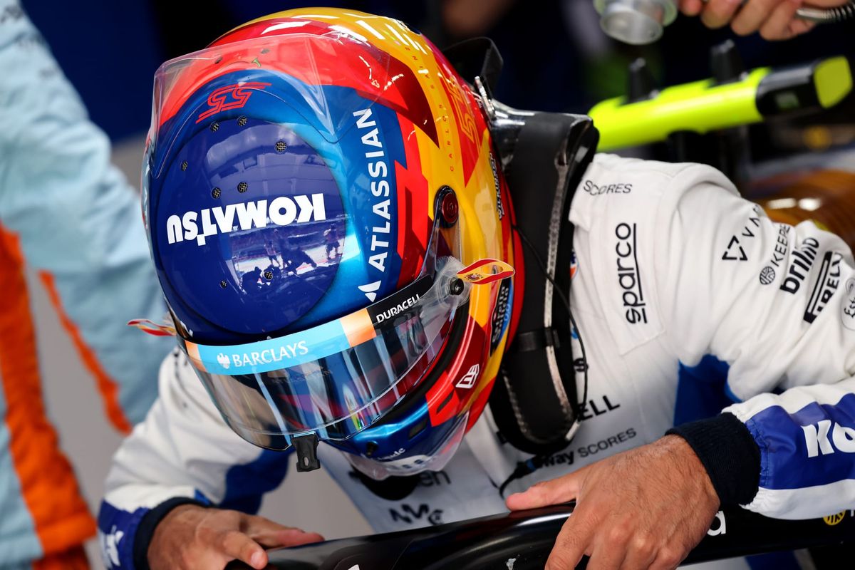 Williams Secures Sainz’s Commitment with Multi-Year Contract Extension 2 Carlos Sainz during a Williams F1 media appearance after confirming his contract extension