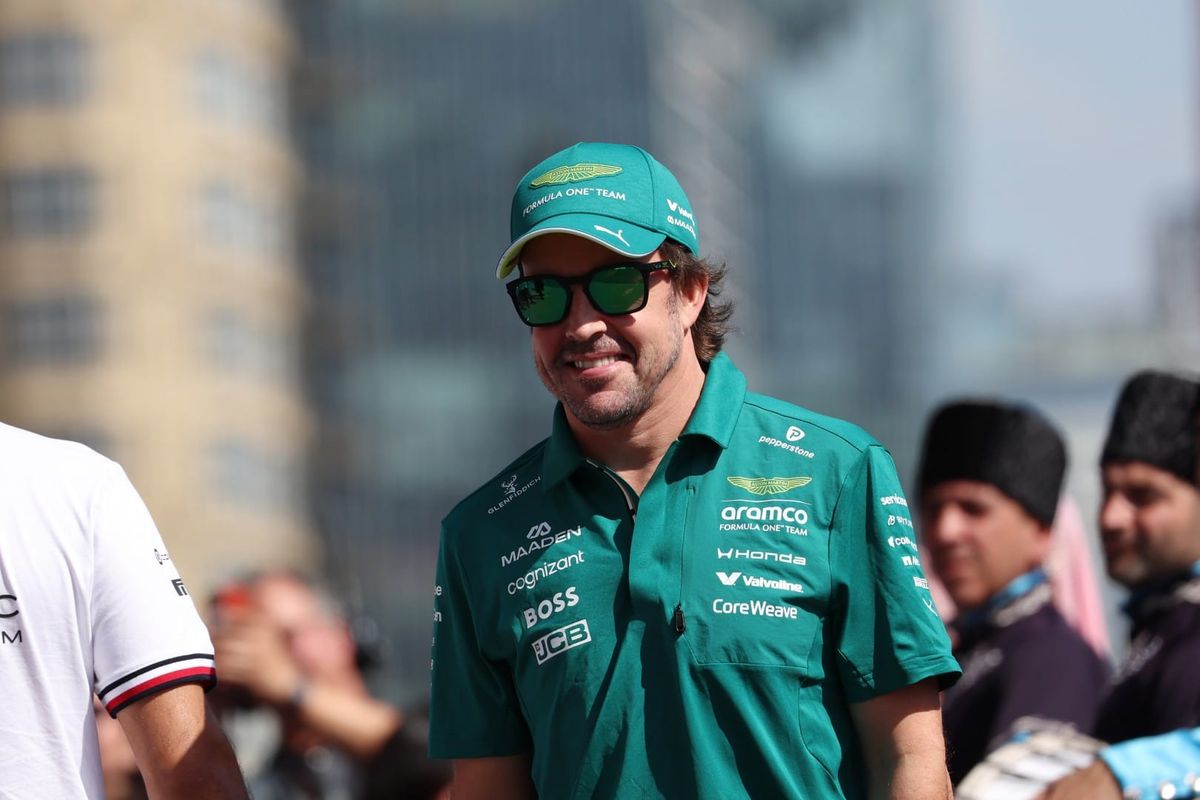 Alonso Confirms Thrilling F1 Career Extension Through 2027 2 Fernando Alonso extends Aston Martin deal to 2027