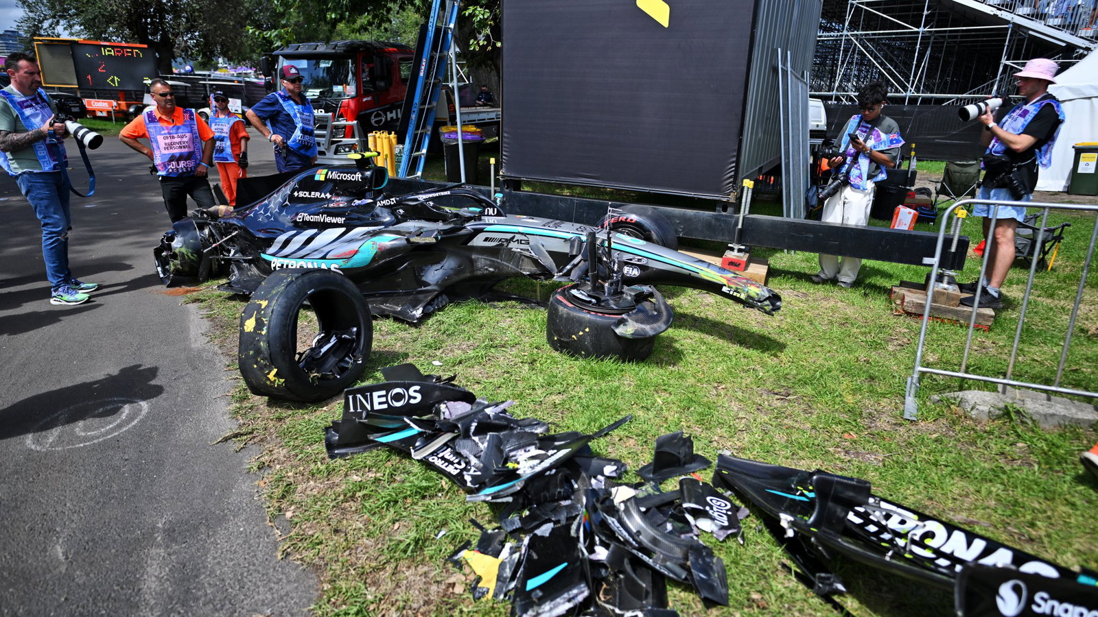 Kimi Antonelli Shockingly Crashes Out in Baku Qualifying 3 Track workers clear Antonelli's damaged Mercedes during Azerbaijan qualifying
