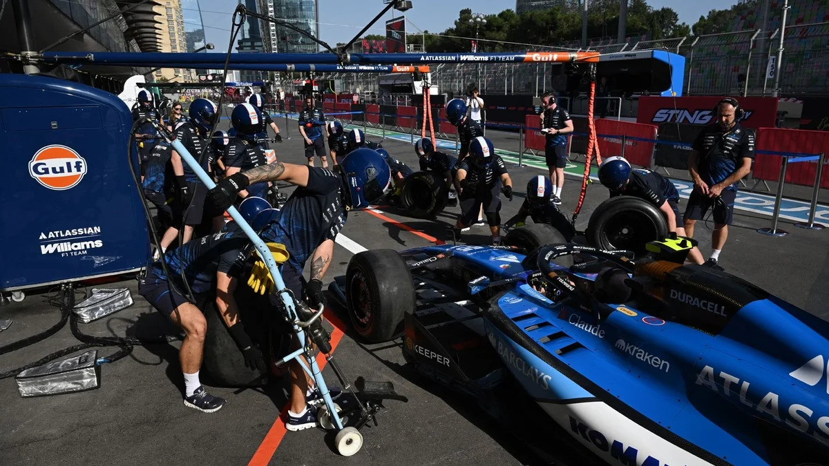 F1 Azerbaijan GP Thursday: Full Schedule, Weather Update & Viewing Guide 2 Cars on track at Baku City Circuit ahead of the Azerbaijan GP weekend