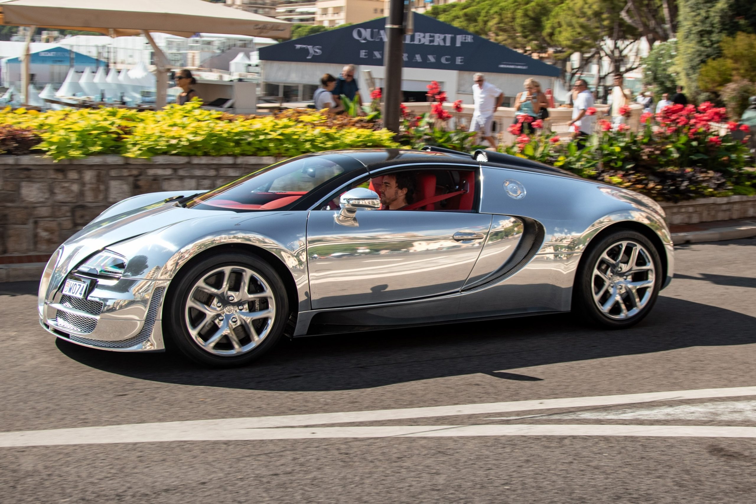 Fernando Alonso Stuns Fans Driving Shiny Chrome Hypercar 2 Fernando Alonso’s chrome-finished Bugatti Veyron Grand Sport