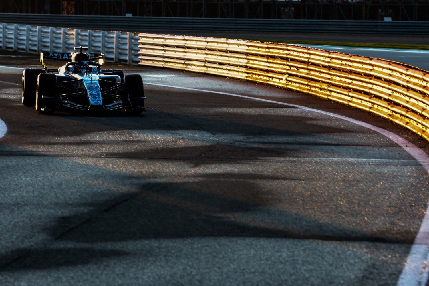 "Everything Was on Fire" – Williams Reveals Shocking F1 2026 Confessions 3 Williams F1 car on track during early running