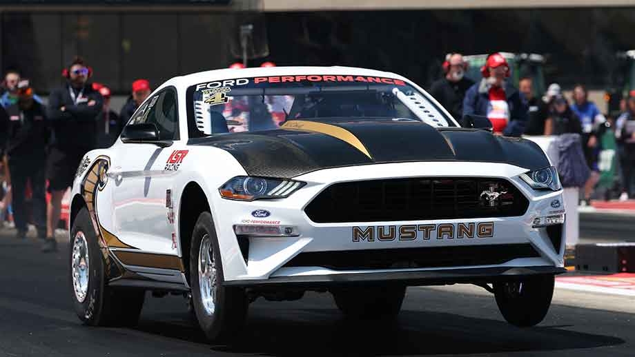 Jonathan Allegrucci Powers to Flexjet Factory Stock Lead at NHRA U.S. Nationals 2 Factory Stock machines assembled on the staging lanes during U.S. Nationals qualifying