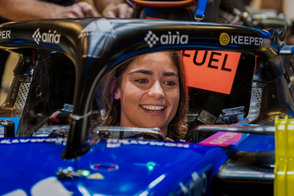 Jamie Chadwick Drives Sponsorship Boost to Propel Abbi Pulling’s Indy NXT Dream 2 Jamie Chadwick supports Abbi Pulling’s Indy NXT sponsorship push