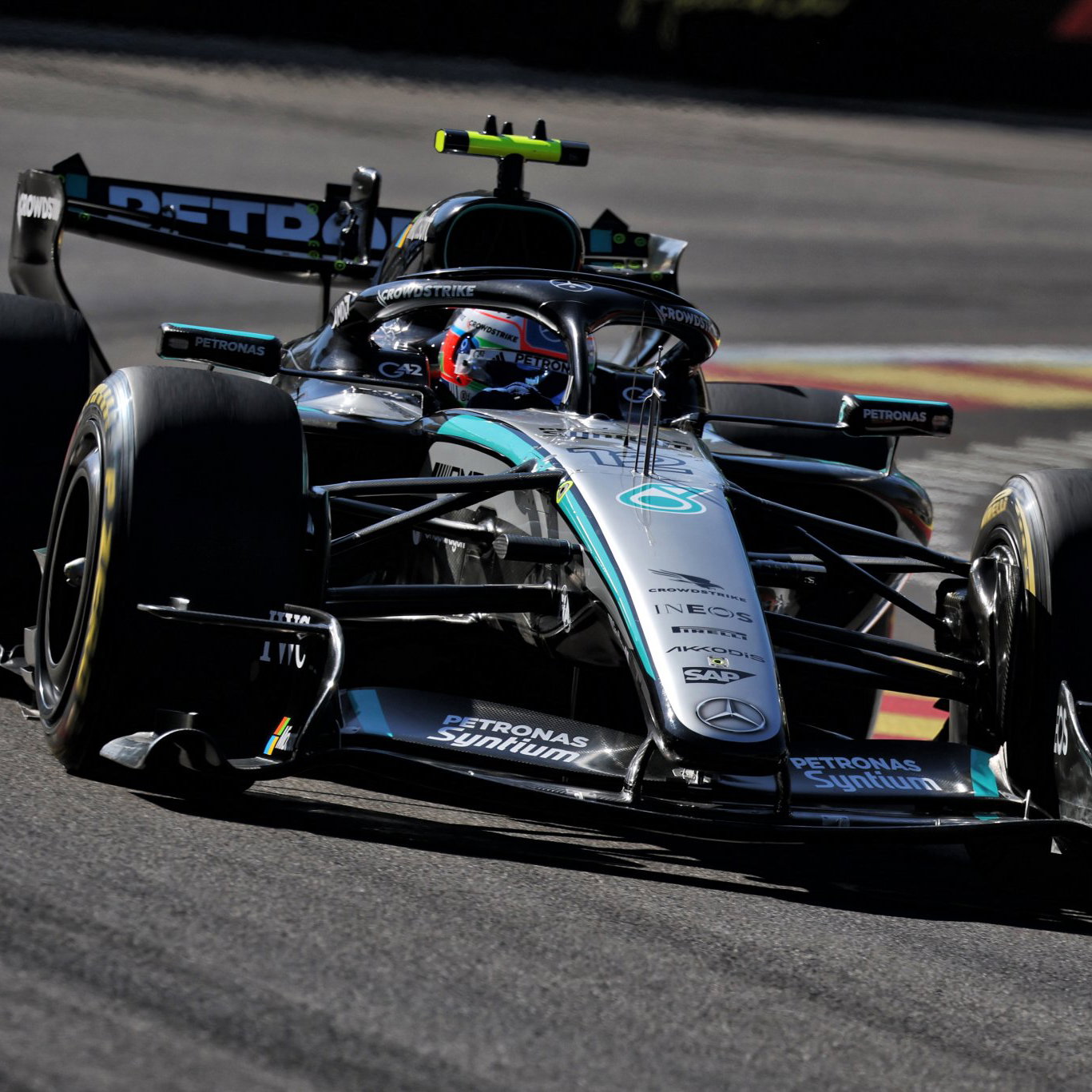 Arvid Lindblad Suffers First Baku Setback with Expensive Red Flag 3 Kimi Antonelli in Baku practice as marshals respond to a red flag incident