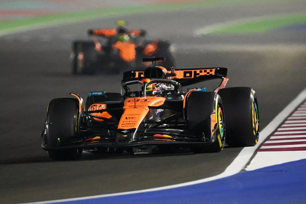 Jacques Villeneuve Slams Oscar Piastri’s Costly Azerbaijan GP Rookie Mistake 3 McLaren debriefs after a challenging Grand Prix weekend