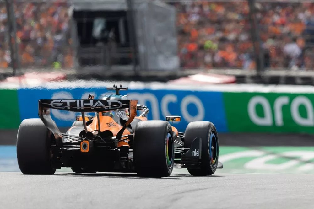 McLaren Unleashes New H-Wing as Title Race Intensifies 3 McLaren 'H-wing' rear wing concept on the MCL40