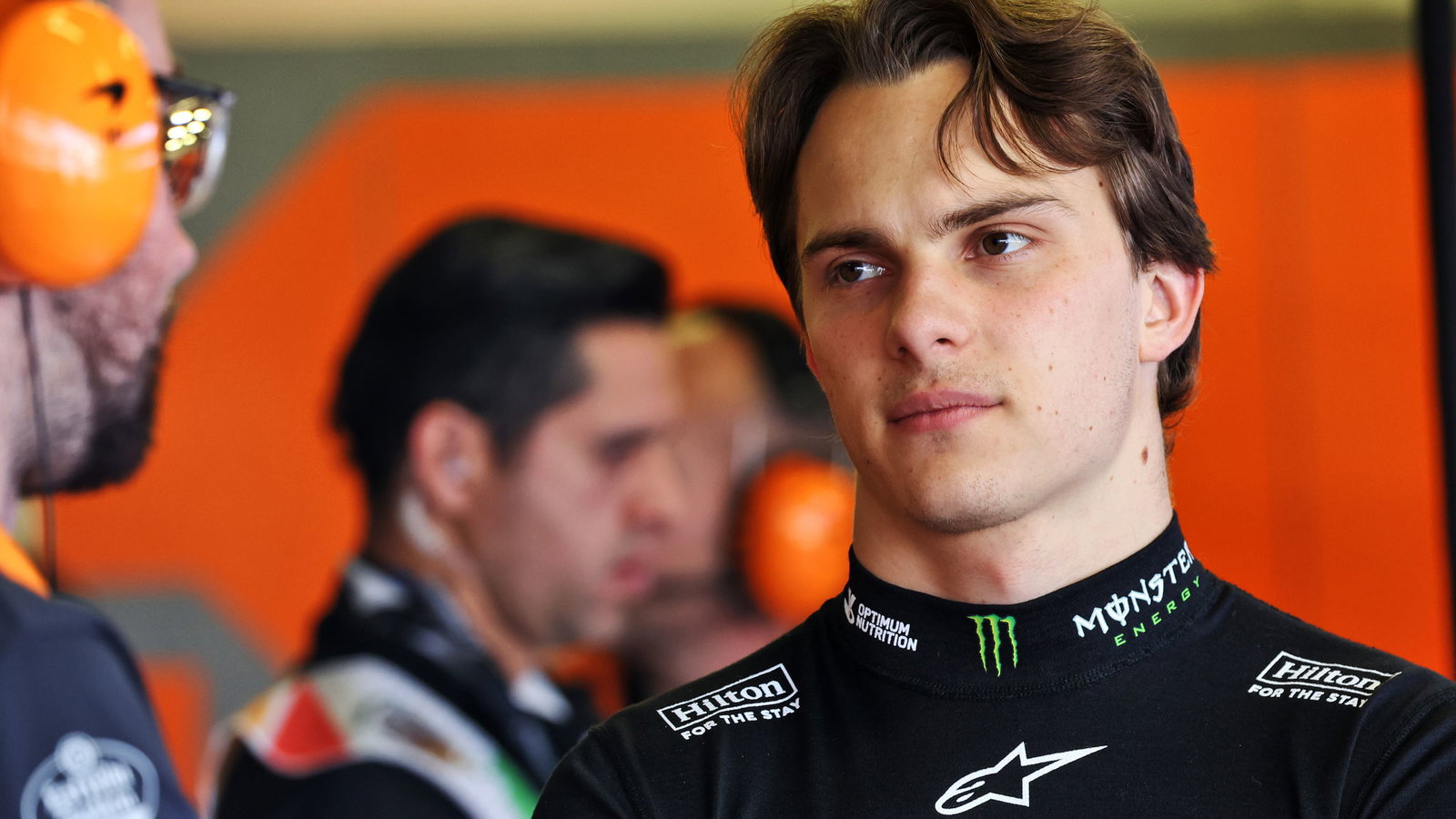 Jacques Villeneuve Slams Oscar Piastri’s Costly Azerbaijan GP Rookie Mistake 2 Oscar Piastri locks up defending position at Baku City Circuit