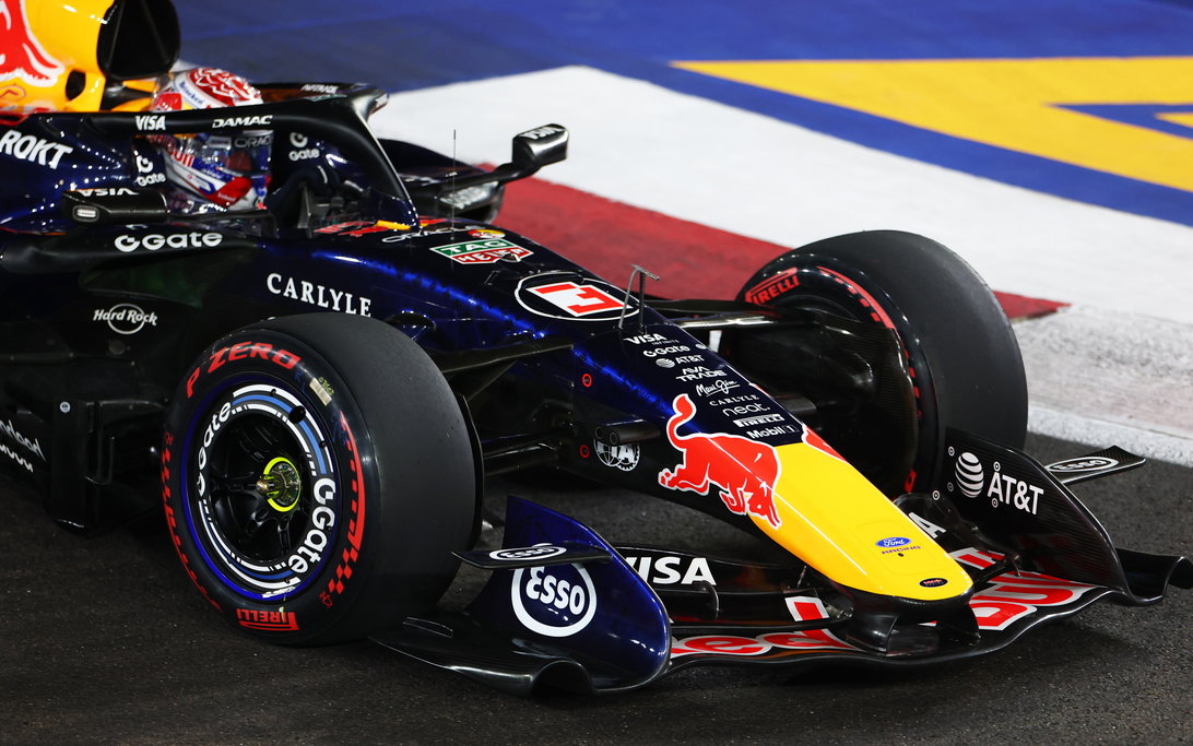 Red Bull Shares Intense Battle as Max Verstappen’s Confidence Grows 2 Max Verstappen and the Red Bull RB22 as the team chases setup balance