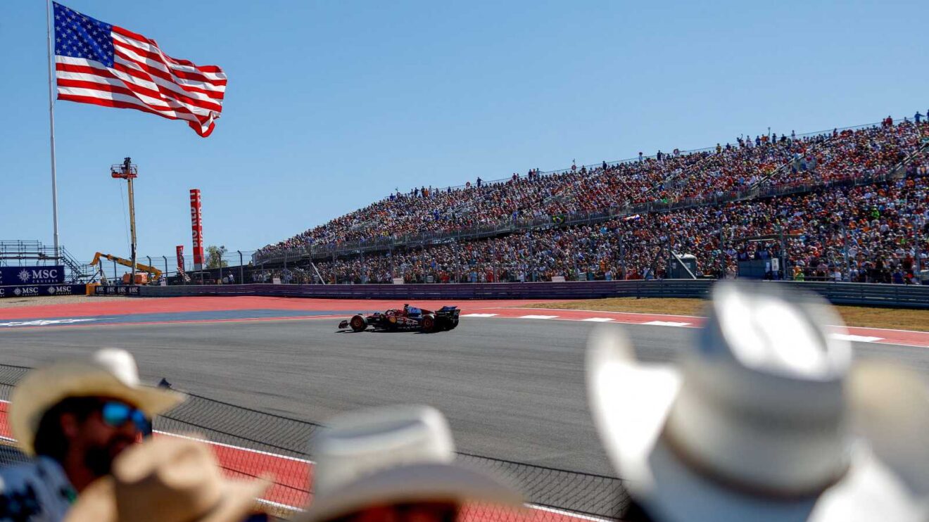 How F1 Drivers and Teams Master the Circuit of The Americas 2 Cars tackle COTA’s bumps and changing grip during US Grand Prix weekend