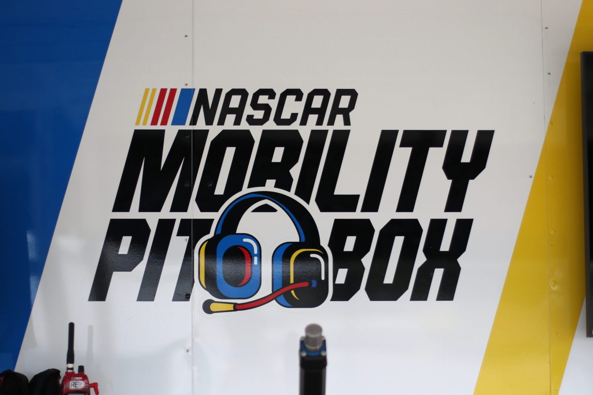 NASCAR Launches Mobility Pit Box to Bring Fans Closer to Thrilling Action 2 Fans with disabilities enjoy pit-road views from NASCAR’s Mobility Pit Box